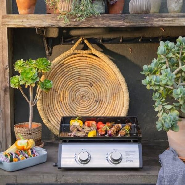 Découvrez notre test complet de la plancha Livoo DOC296 en acier inoxydable 5kW : performance, design et qualité au rendez-vous pour vos grillades réussies