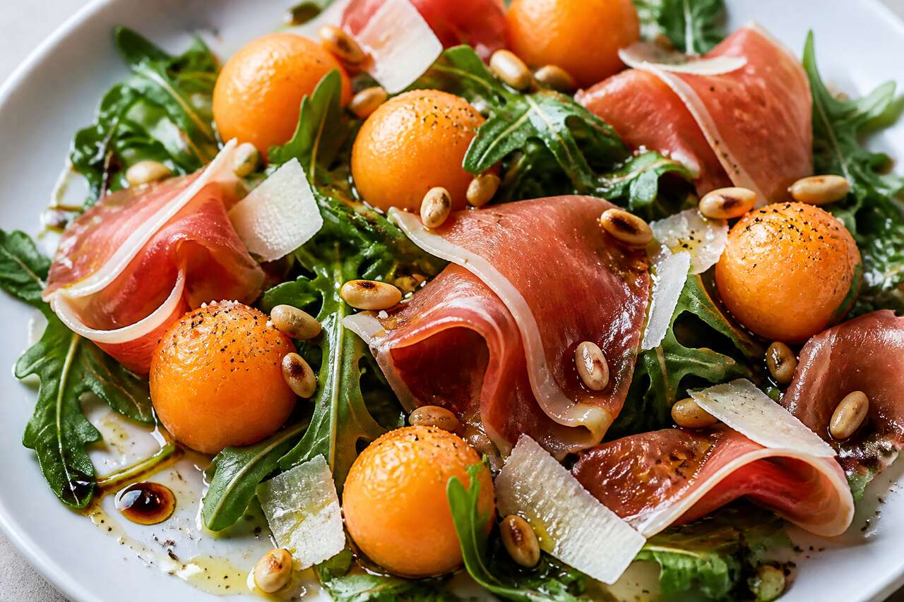 Recette de salade de melon et jambon de Parme : fraîche et gourmande