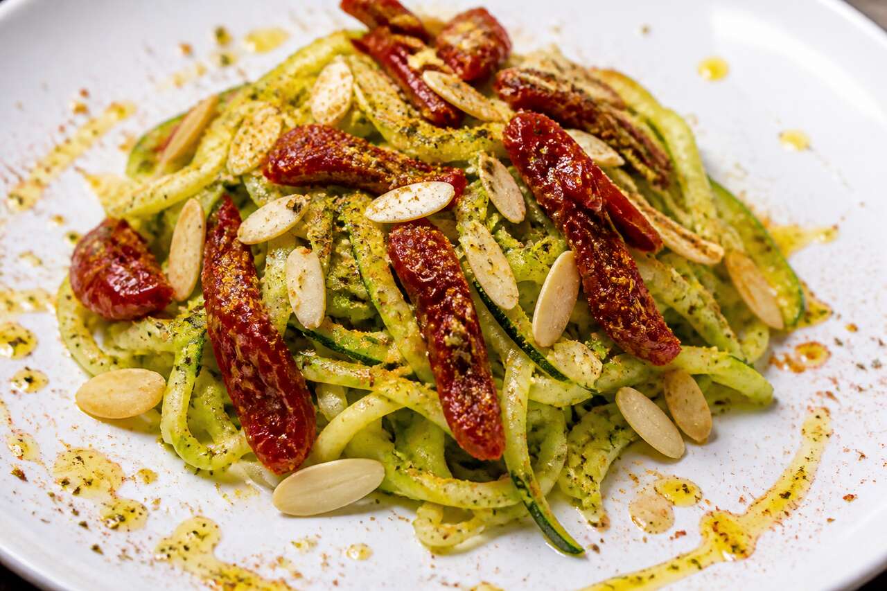 Tagliatelles de courgettes aux amandes et tomates séchées : une recette légère et gourmande