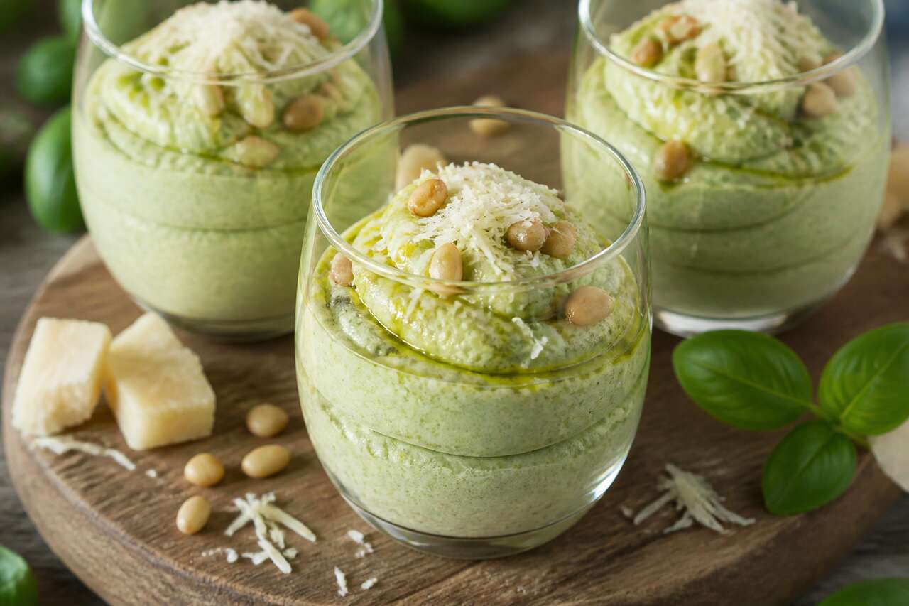 Recette de mousse de courgettes au pesto en verrines salées