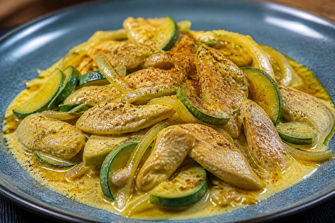 Recette de courgettes et escalopes de dinde au curry