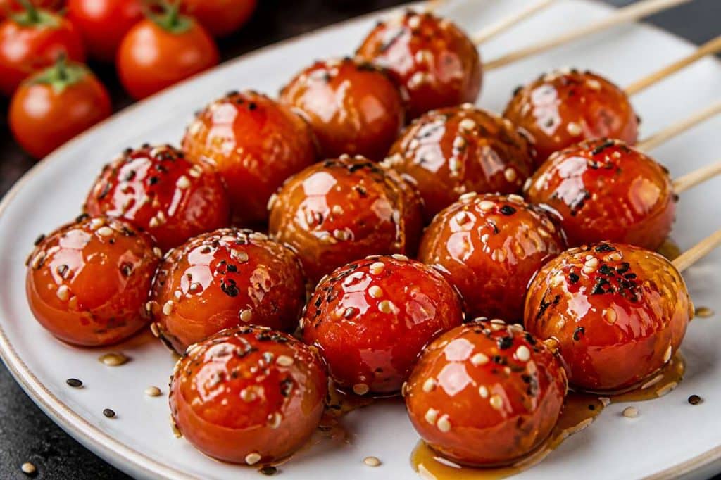 Recette de tomates cerise en pics au caramel et au sésame