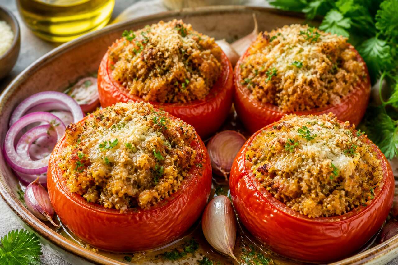 Recette de tomates farcies veggies : simple et savoureuse